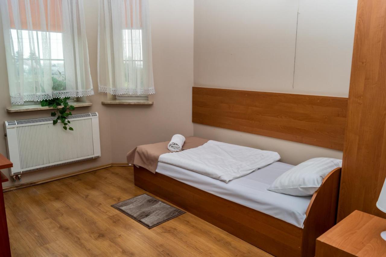 Dworek Zacisze Września Exterior foto